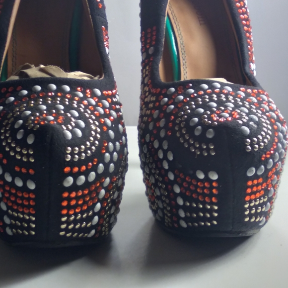 Shoes - Picture 11 of 15